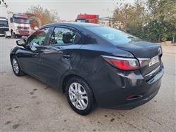 تۆیۆتا یاریس ئای ئەی